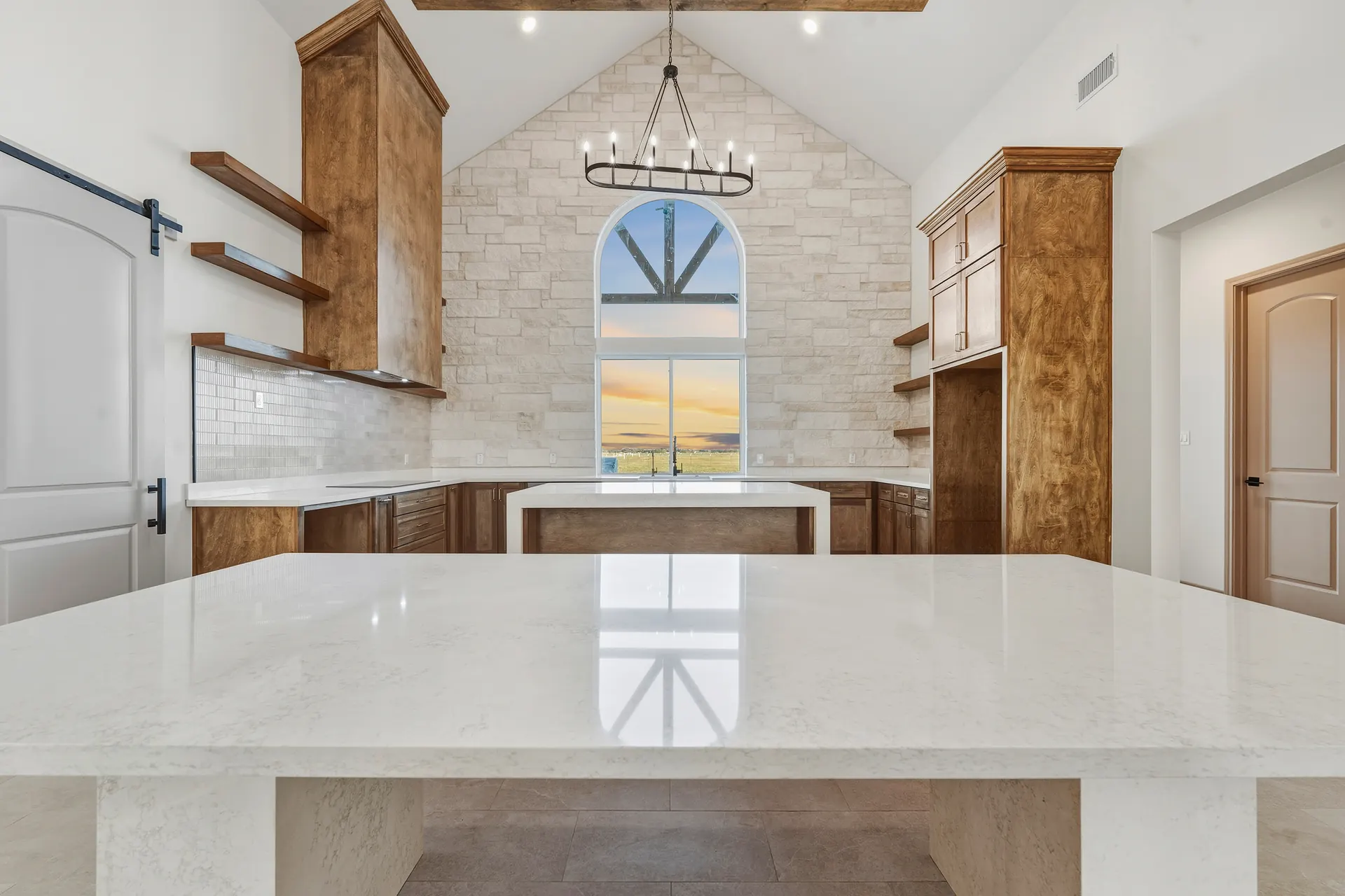 Modern Farmhouse — photo 9 of 30