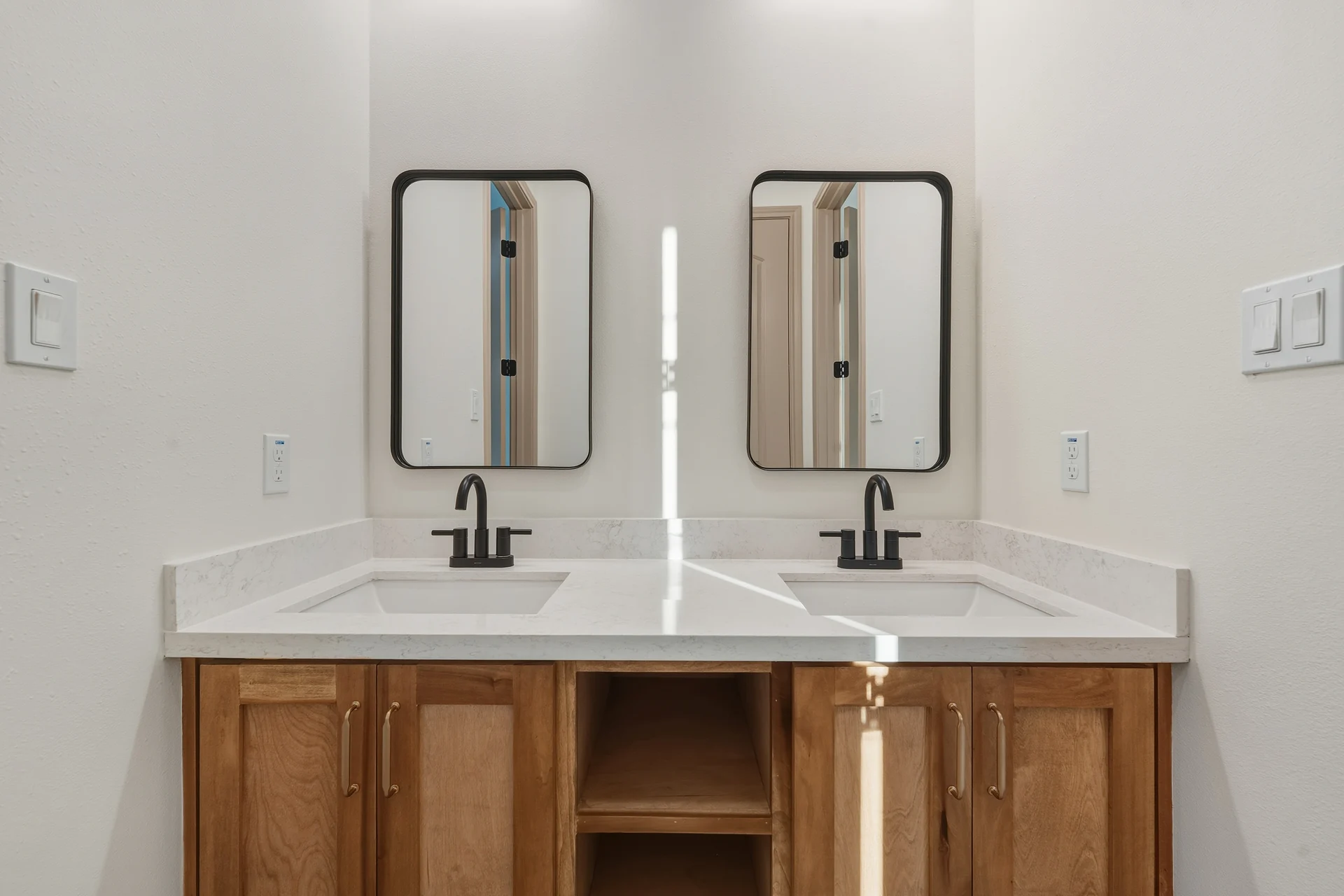 Modern Farmhouse — photo 15 of 30