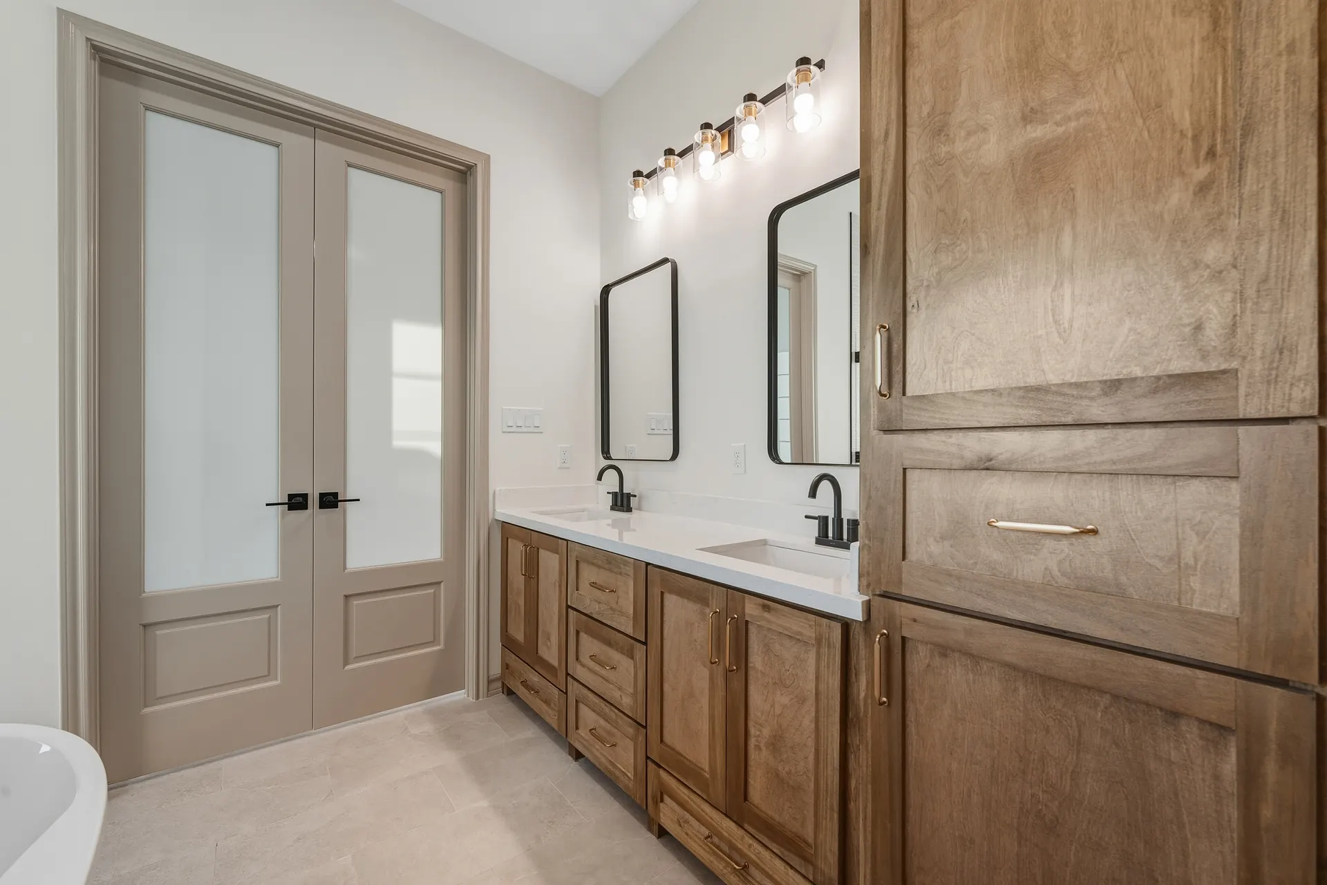Modern Farmhouse — photo 18 of 30