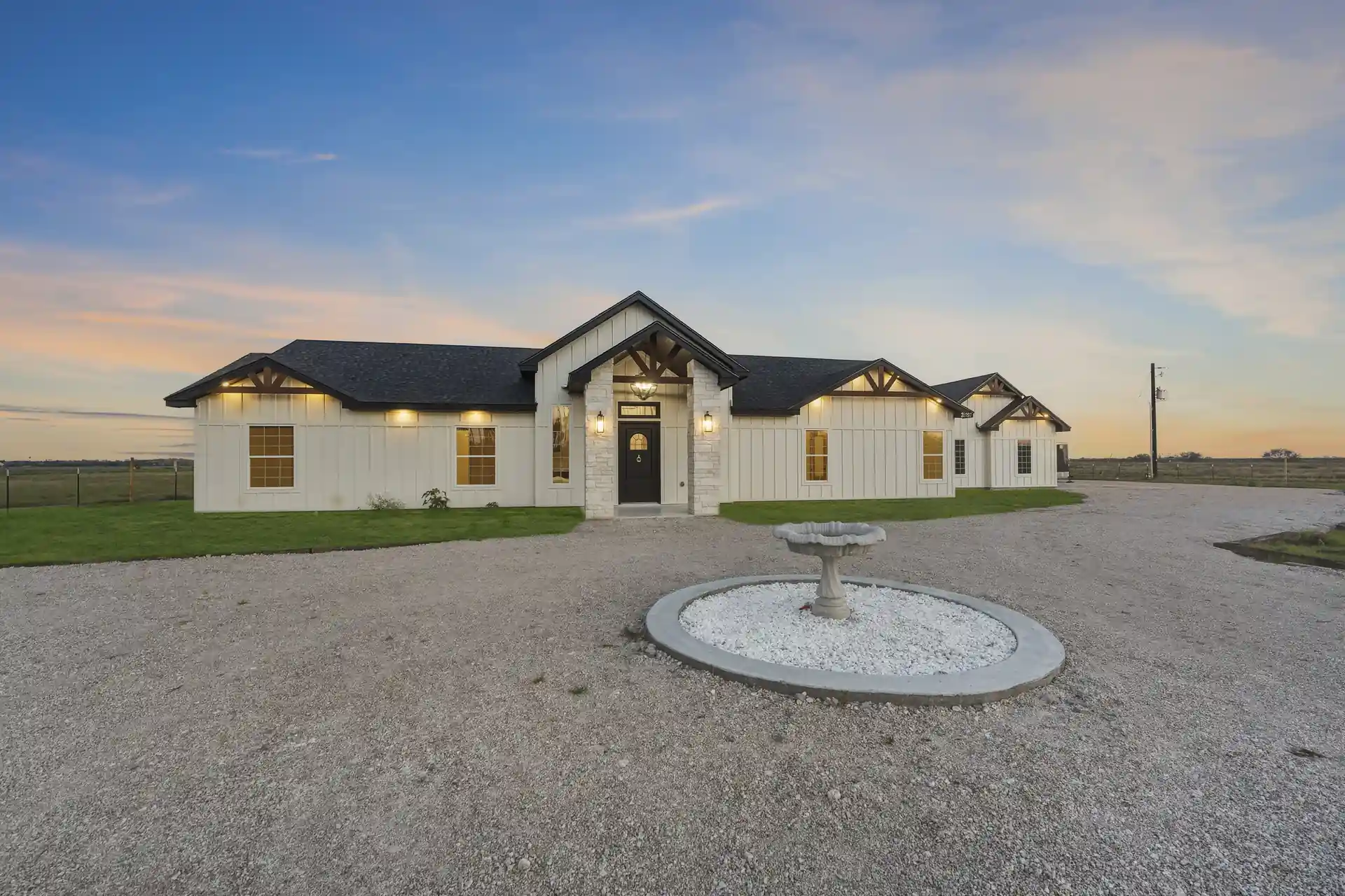 Modern Farmhouse — photo 25 of 30