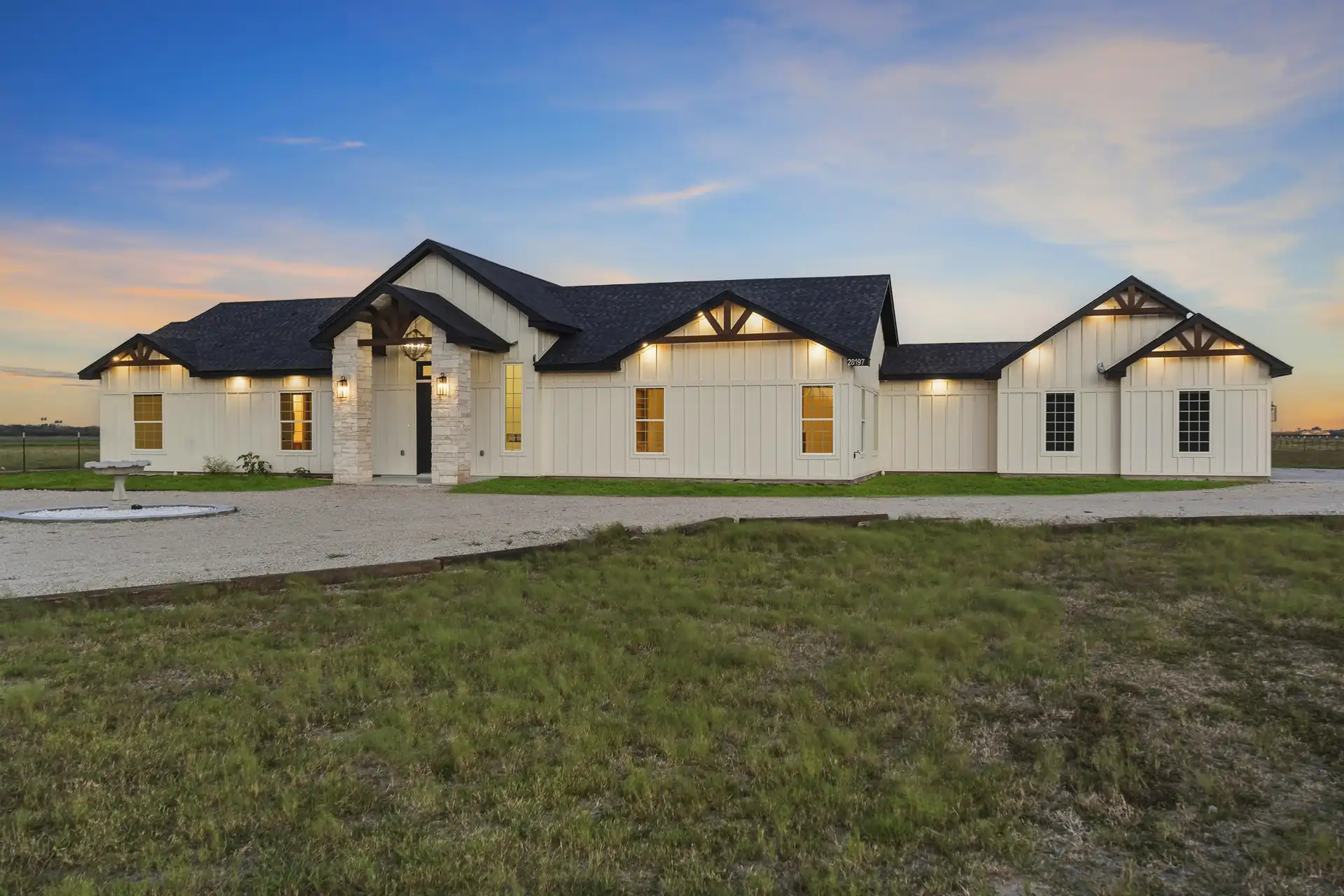 Modern Farmhouse — photo 26 of 30