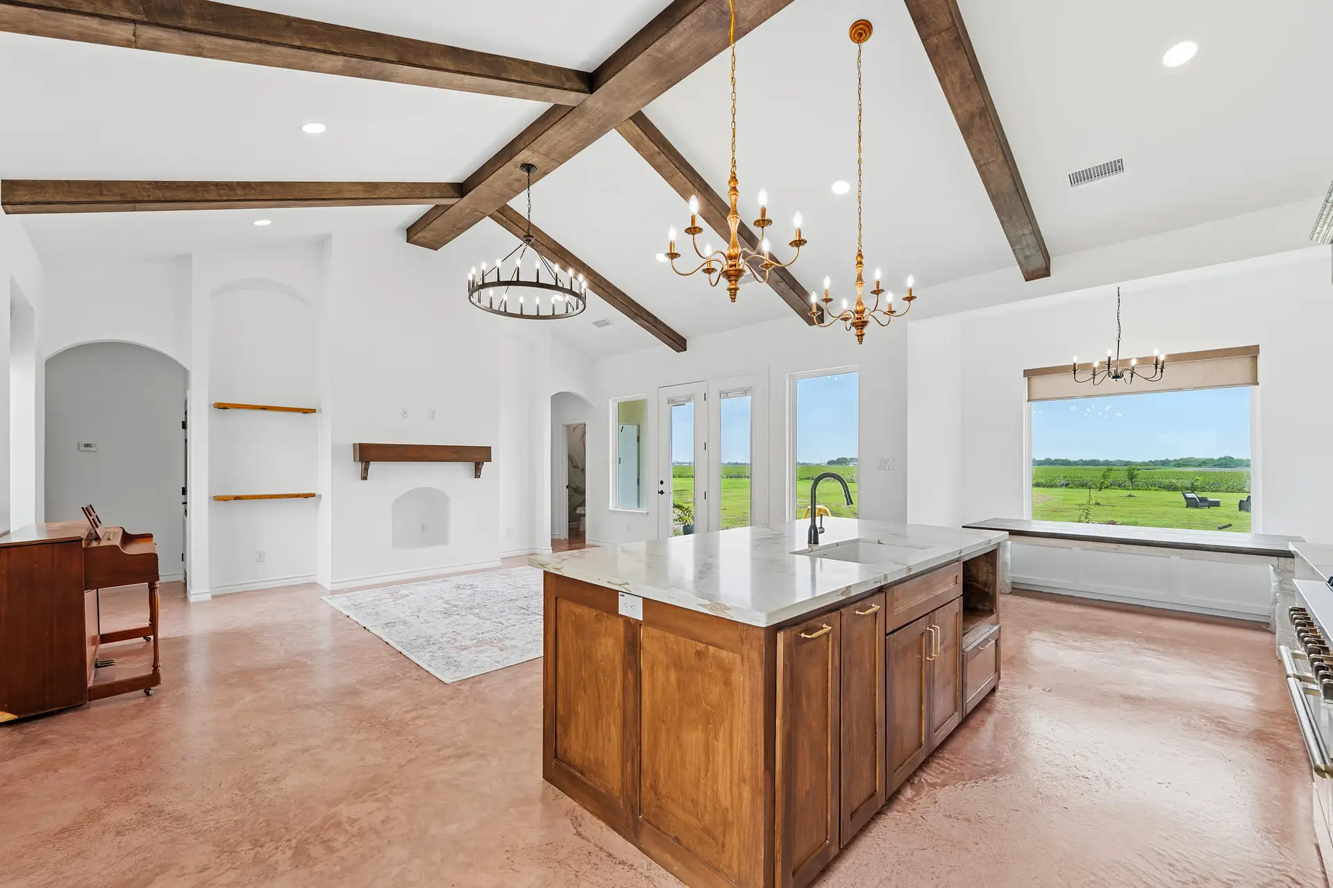 Spanish-Style Estate — photo 18 of 19